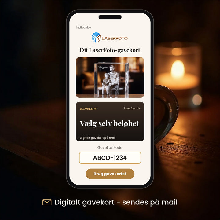 Digitalt LaserFoto-gavekort - koden sendes på mail, med eksempel på LaserFoto-glas