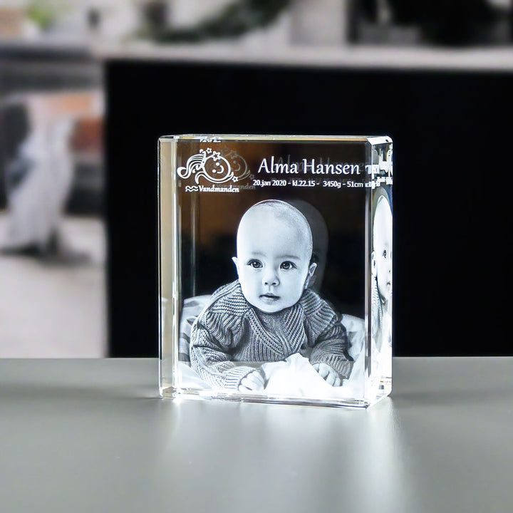 Upright rectangular glass block 4x10x12 cm with 3D laser-engraved baby, name and birth details