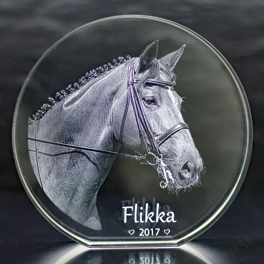 Round glass block with 3D laser-engraved horse with bridle, name and year