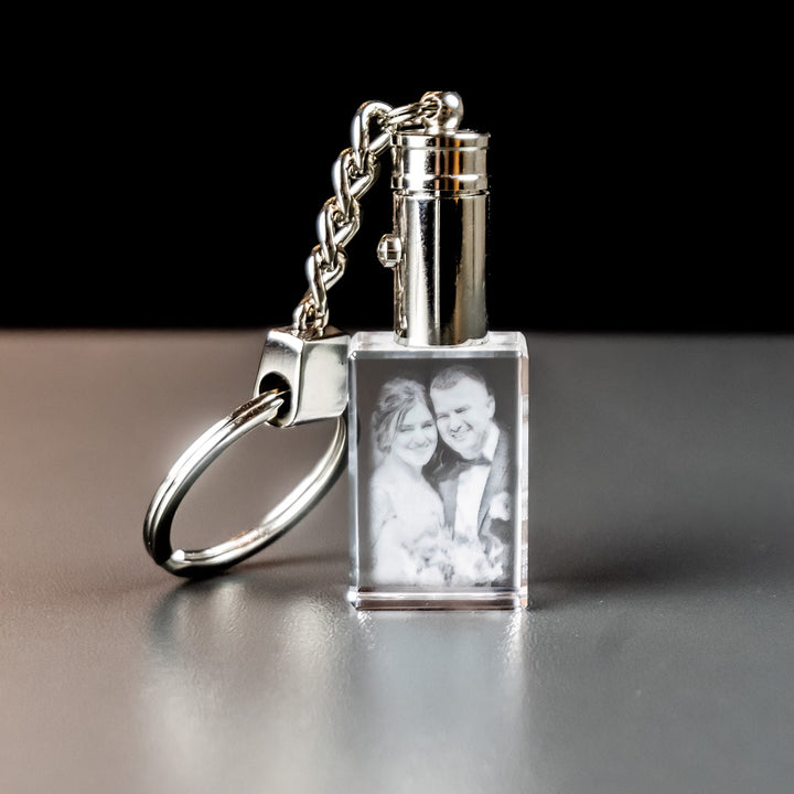 Crystal glass keyring with light and 2D laser-engraved photo of a couple